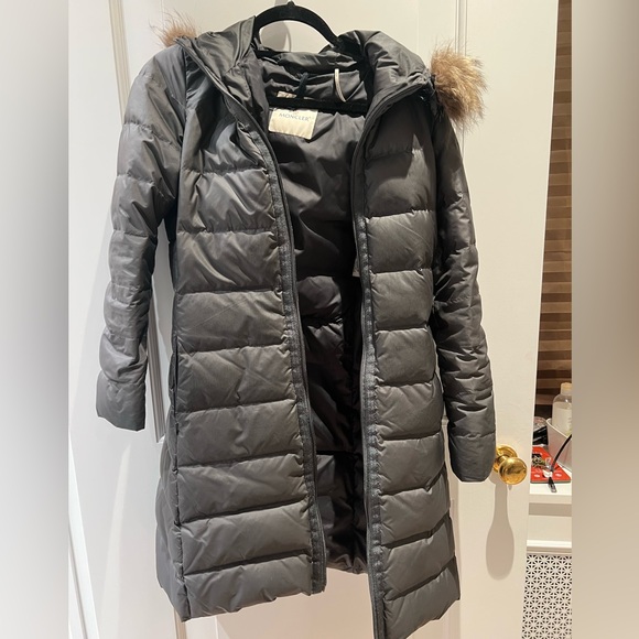 Moncler silver winter coat with fur lined hood and buckle - Picture 3 of 10